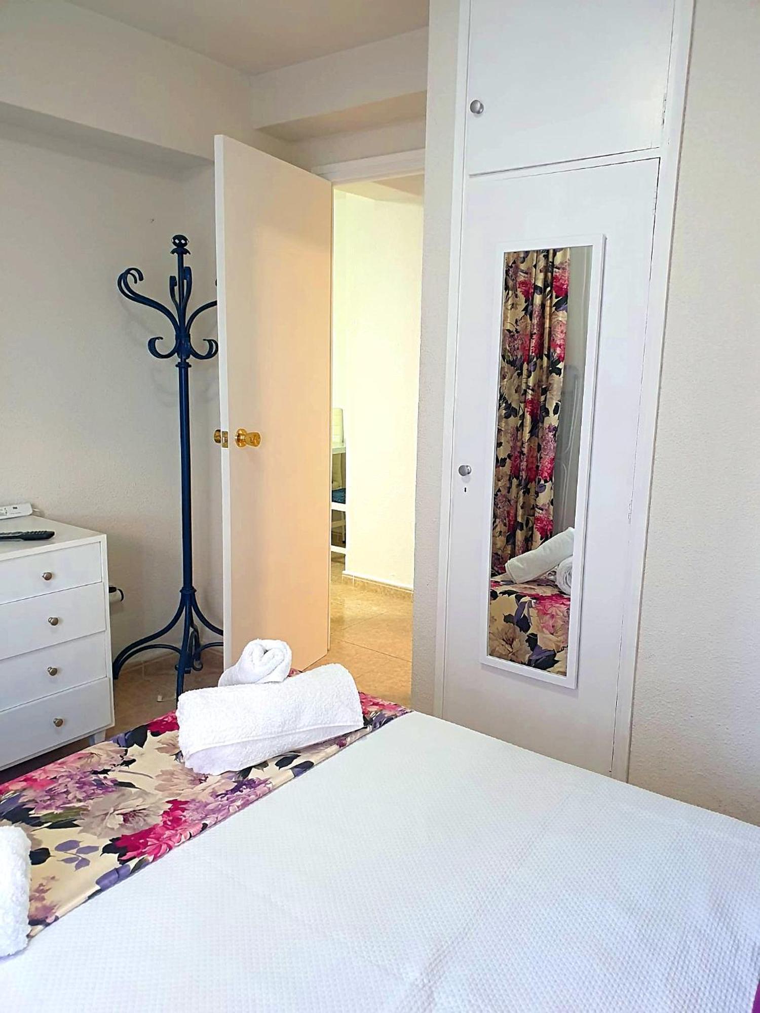 Three Bedrooms Apart In Benidorm Near Beach And Strip Exterior photo